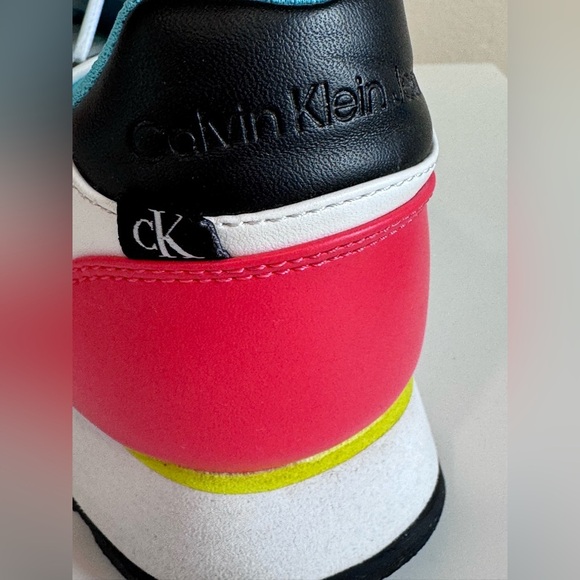 Calvin Klein Women's Cayle Sneaker - Picture 9 of 10